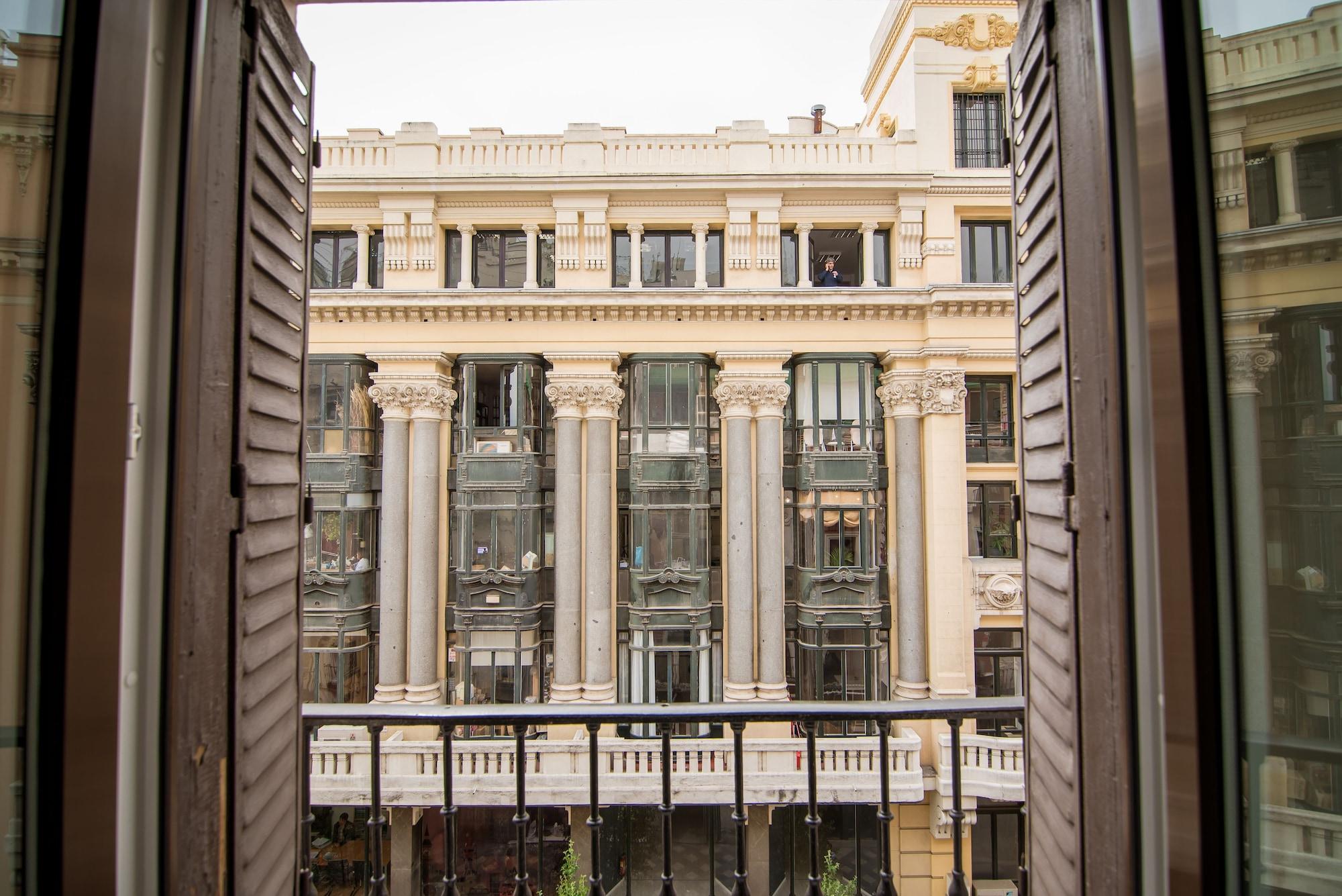 Petit Palace Puerta Del Sol Мадрид Екстер'єр фото