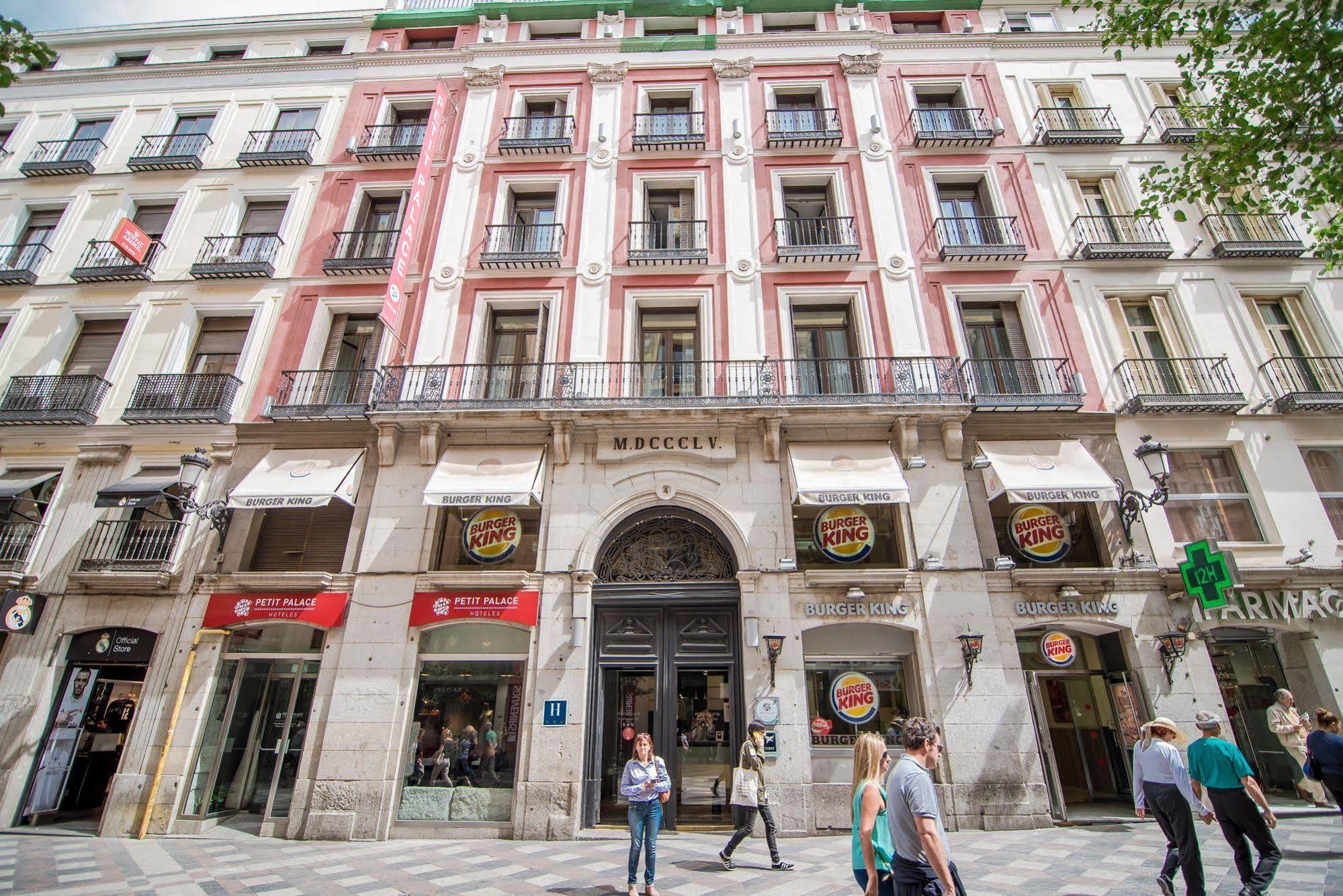 Petit Palace Puerta Del Sol Мадрид Екстер'єр фото